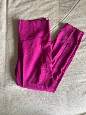 Athleta salutation stash pocket 7/8 lenght leggins size large tall